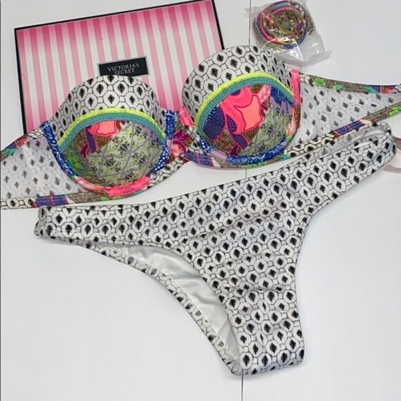 🔥🏖NEW VICTORIA SECRET SWIMSUIT SET - Picture 1 of 12